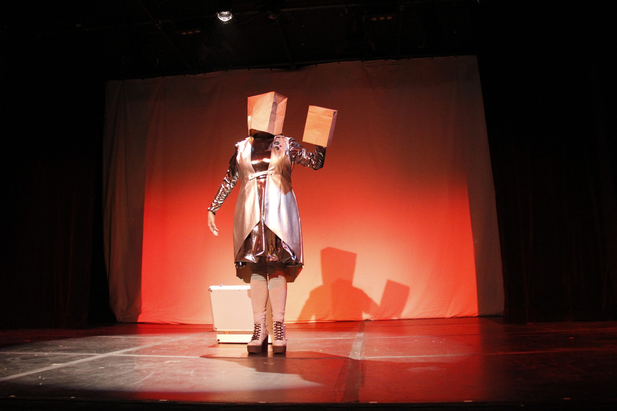 She, Robot